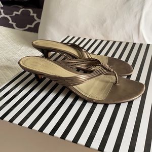 Ann Taylor kitten heel